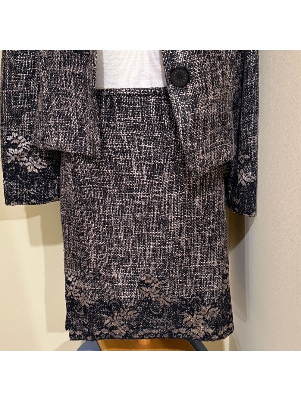 Nine & Company Petite 8P 2pc Tweed Skirt Suit Floral Lace Trim Notch Lapel - Picture 8 of 17